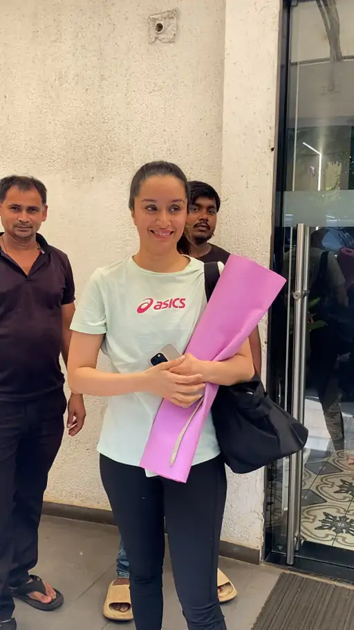 Shraddha Kapoor outside her yoga class