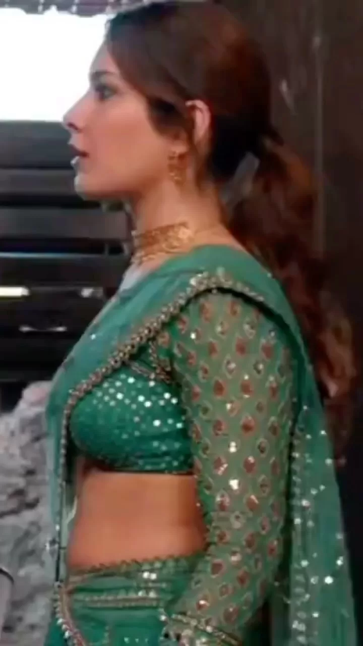 Raashi Khanna Looks Great in a Saree