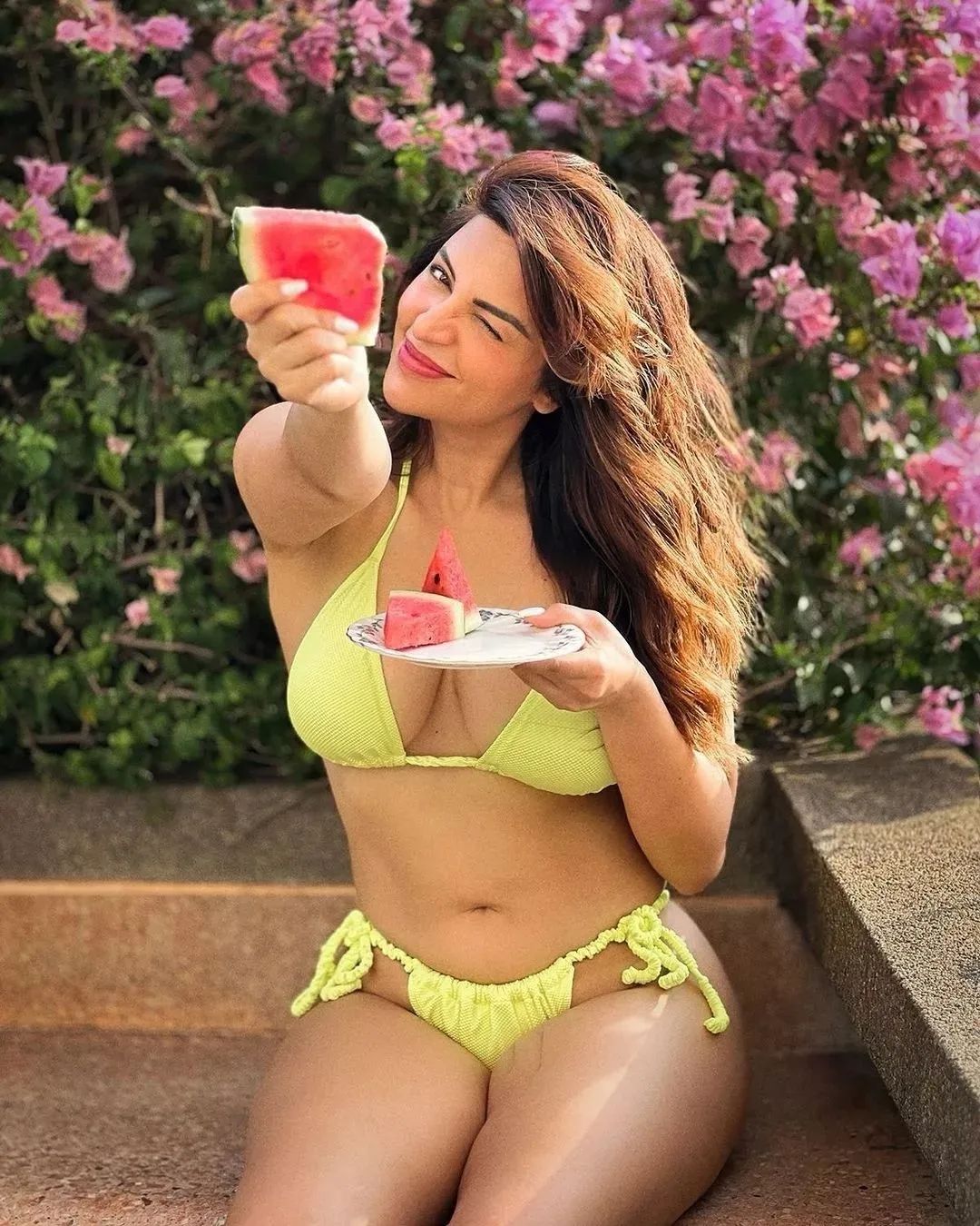 Scorching Hot Shama Sikander Looks Dazzling Hot in These Pics