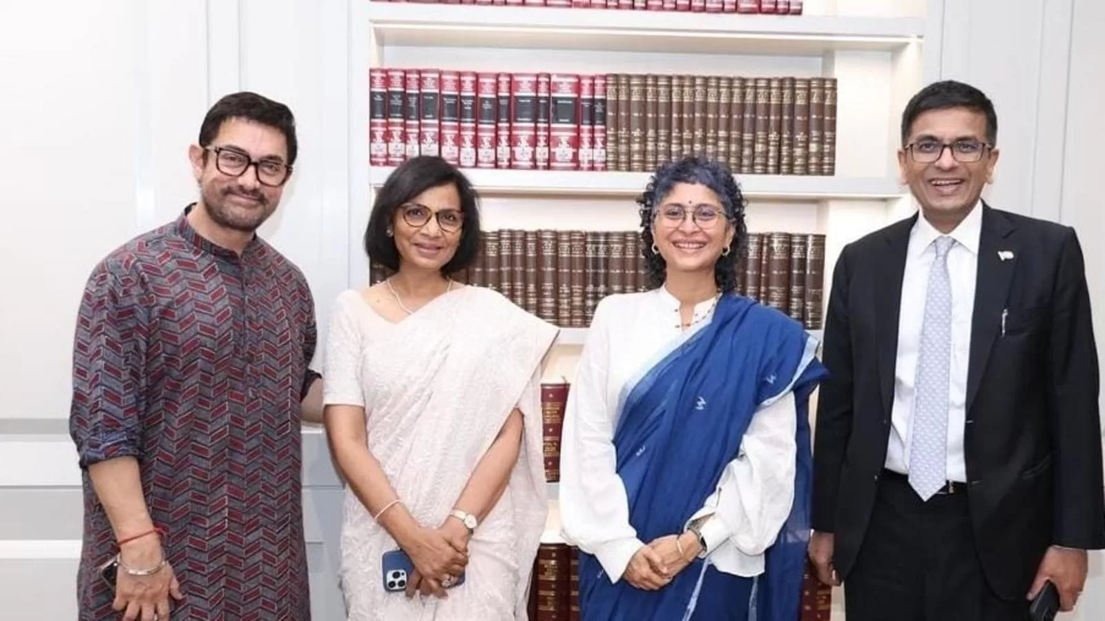 Kiran Rao’s ‘Laapataa Ladies’ Gets Supreme Court Screening; Aamir Khan and DY Chandrachud Join the Show! | Bollywood