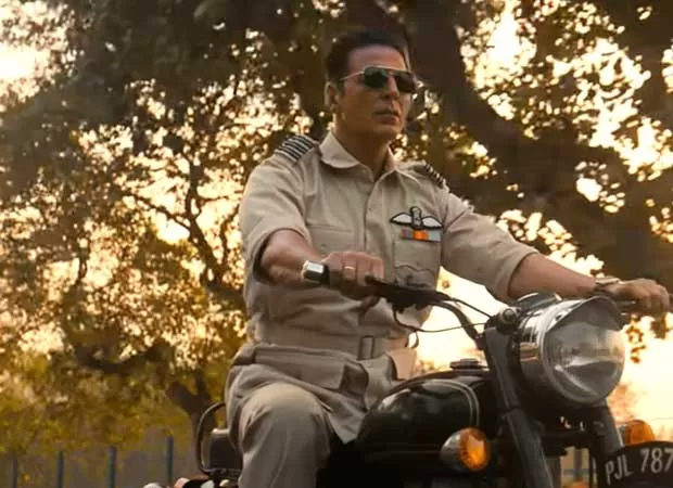 Akshay Kumar’s ‘Sky Force’ Soars Early, Snags 14,000 Pre-Booked Seats in Multiplexes